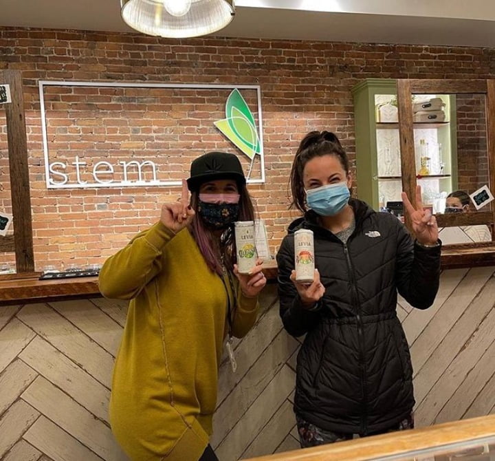 Shout out to the amazing team at @stemhaverhill! We are so happy to be partnering with you to offer your customers our product. Keep on being great!
.
.
.
.
.