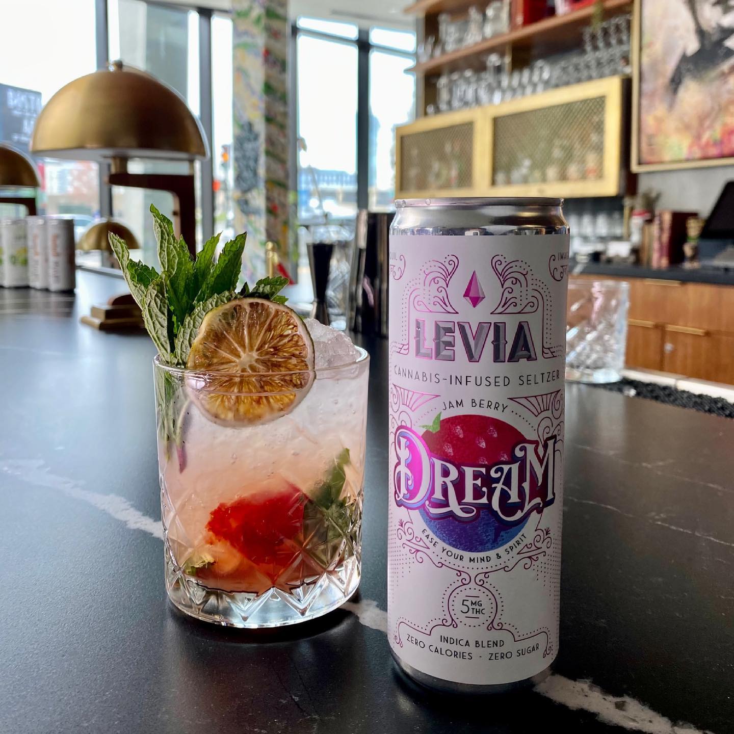 A little bit of heaven crafted by @jaygio2muddled mint + strawberry
1 oz citrus juice
1 oz simple syrup
2 oz water
ice
top with LEVIA Dream 💭