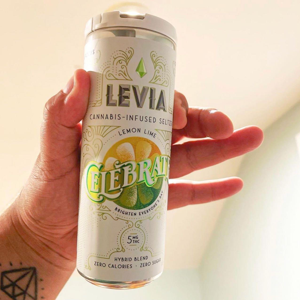 Brightening your day one sip at a time!Keep the smiles coming with LEVIA Celebrate Hybrid Blend. Get-togethers and one-on-ones have never felt brighter. 🌞