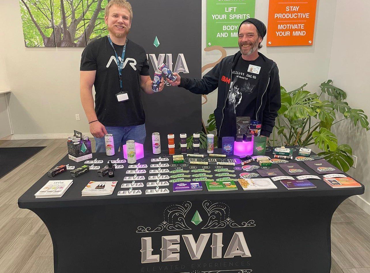 Meet our team and learn more about our products at this week's pop-ups!️ Wednesday, December 14
@elevatedrootsma (Kingston) 4:30 - 7pm️ Thursday, December 15
@thehealingcenterma (Fitchburg) 4 - 6:30pm️ Saturday, December 17
@basksungrown (Fairhaven) 11am - 1pm
@seedyourhead (Boston) 3:30 - 6pm: @bloom.brothers