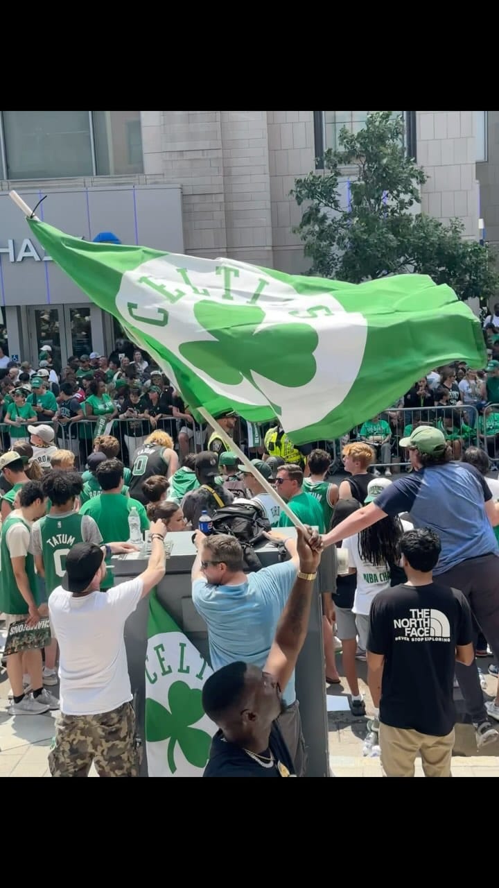 ☘️ What a day for green…☘️Standing in the peaceful silence of AYR Back Bay before the doors opened the day of the parade…the energy was palpable.Thank you to the @ayr_mass  retail team for an outstanding experience!(No I couldn’t make the reel shorter🤣🥰)